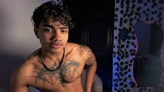 Young laroi online show from 03-23-25, 06:37