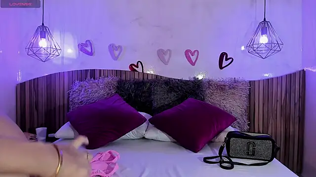 Ninakravis online show from 02-19-25, 07:59