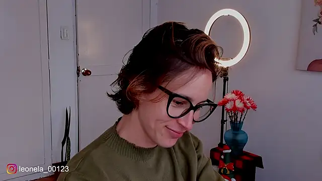 Snapshot of cuddlingbunny chatting on 12-19-25, 06:26 cuddlingbunny online show from 12-19-25, 06:26