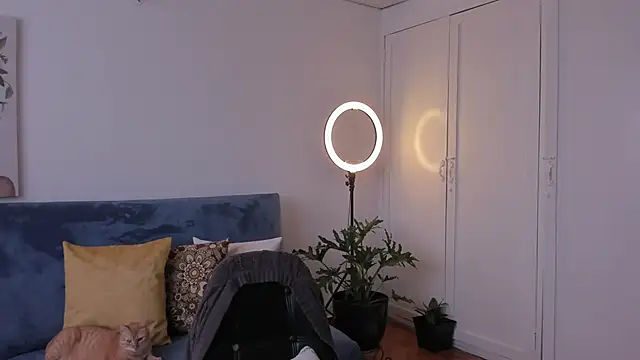 Snapshot of cuddlingbunny chatting on 03-19-26, 06:01 cuddlingbunny online show from 03-19-26, 06:01