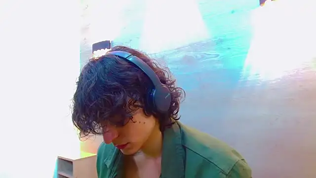 Sr BonnyEthan online show from 09-24-25, 01:58