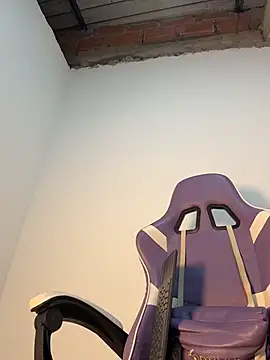 Barbiebrunette  online show from 04-19-26, 04:01