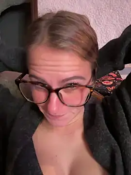 selenaluvv online show from 12-04-25, 04:05