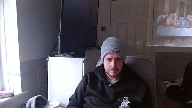 Snapshot of maxy49 chatting on 01-08-26, 02:19 maxy49 online show from 01-08-26, 02:19