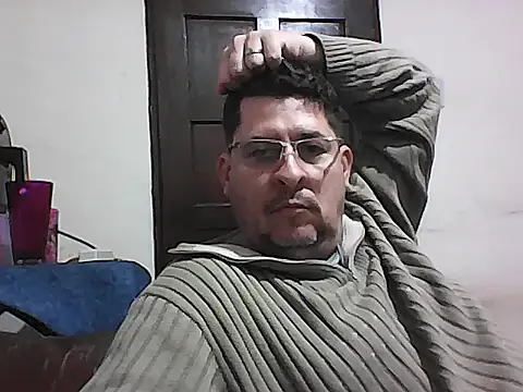 Snapshot of karatecobrakay2012 chatting on 07-06-26, 11:07 karatecobrakay2012 online show from 07-06-26, 11:07
