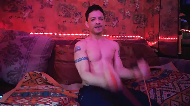 Snapshot of Tony_Torrente chatting on 12-25-24, 09:11 Tony Torrente online show from 12-25-24, 09:11