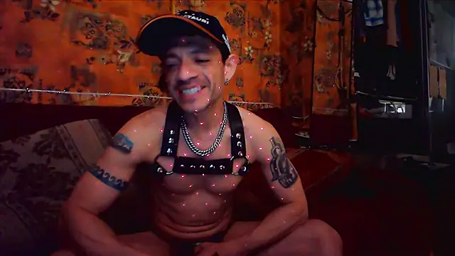 Snapshot of Tony_Torrente chatting on 01-13-25, 01:13 Tony Torrente online show from 01-13-25, 01:13