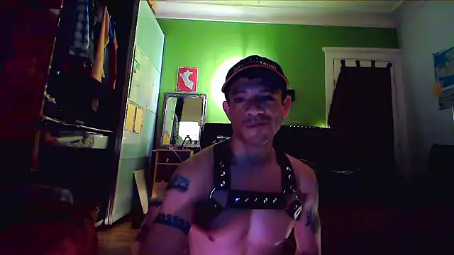 Snapshot of Tony_Torrente chatting on 01-13-25, 04:18 Tony Torrente online show from 01-13-25, 04:18