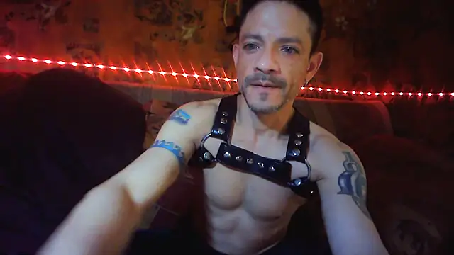 Snapshot of Tony_Torrente chatting on 01-24-25, 05:10 Tony Torrente online show from 01-24-25, 05:10