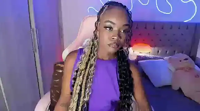 Snapshot of Miss_westt_ chatting on 12-14-24, 06:56 Miss westt online show from 12-14-24, 06:56