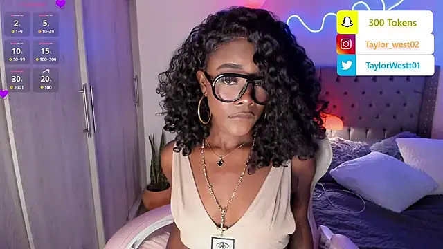 Snapshot of Miss_westt_ chatting on 01-18-25, 07:49 Miss westt online show from 01-18-25, 07:49