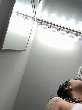 Your Paris online show from 03-01-25, 03:05