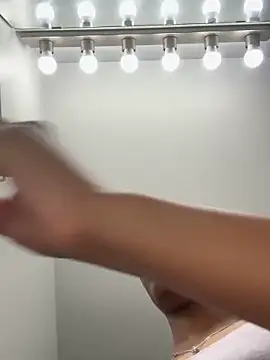 Your Paris online show from 03-21-25, 01:45