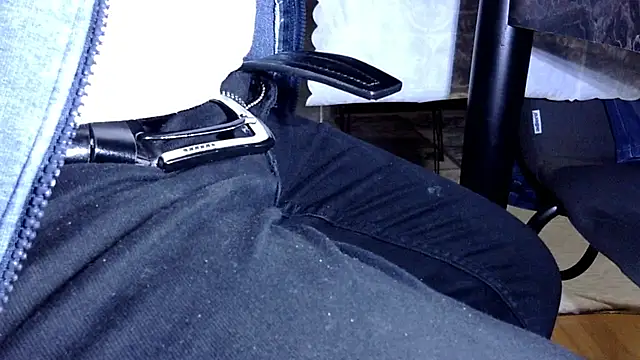 Snapshot of by-panic chatting on 01-08-25, 09:44 by-panic online show from 01-08-25, 09:44