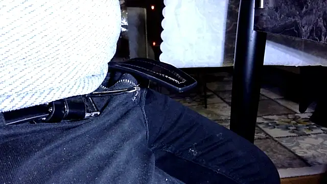 Snapshot of by-panic chatting on 01-19-25, 09:23 by-panic online show from 01-19-25, 09:23