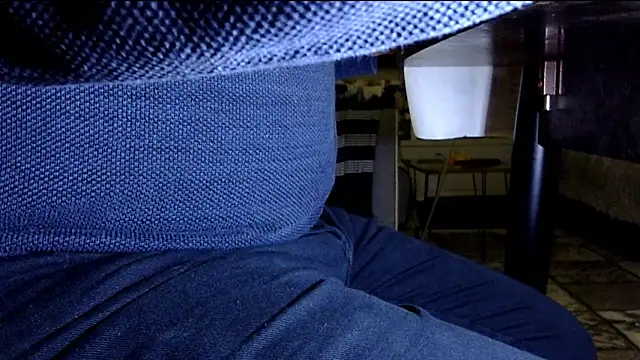 Snapshot of by-panic chatting on 11-09-25, 09:13 by-panic online show from 11-09-25, 09:13