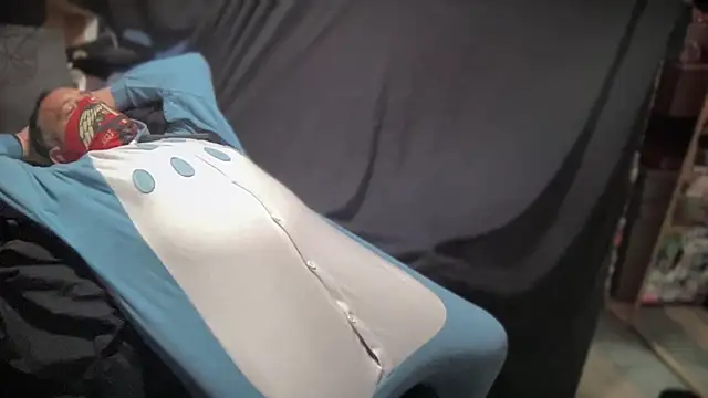 Snapshot of MoreFunSpun chatting on 12-31-24, 11:20 MoreFunSpun online show from 12-31-24, 11:20