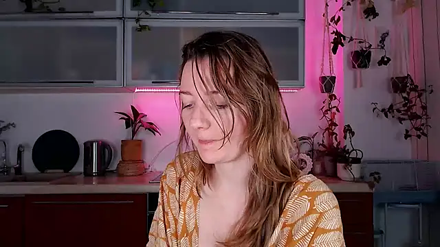 Snapshot of Elly_Helly chatting on 12-07-24, 08:38 Elly Helly online show from 12-07-24, 08:38