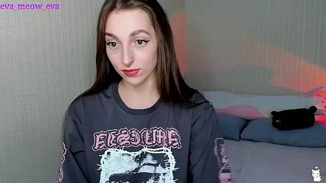 Snapshot of Meow_Eva_Meow chatting on 02-19-25, 12:14 Meow Eva Meow online show from 02-19-25, 12:14