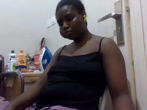 Snapshot of queenzuena chatting on 05-21-26, 08:49 queenzuena online show from 05-21-26, 08:49