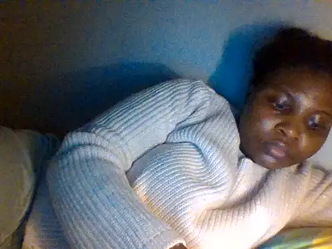 Snapshot of queenzuena chatting on 06-25-26, 11:09 queenzuena online show from 06-25-26, 11:09