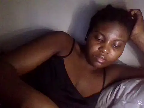 Snapshot of queenzuena chatting on 07-28-26, 10:42 queenzuena online show from 07-28-26, 10:42