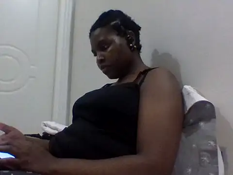 Snapshot of queenzuena chatting on 07-29-26, 07:23 queenzuena online show from 07-29-26, 07:23