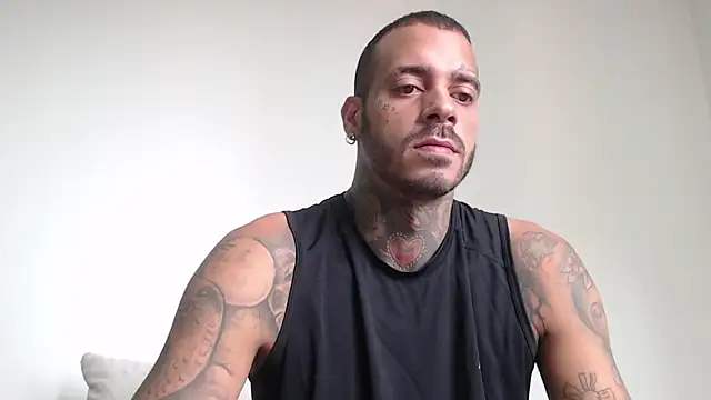 Snapshot of mulatos16 chatting on 12-16-24, 02:49 mulatos16 online show from 12-16-24, 02:49