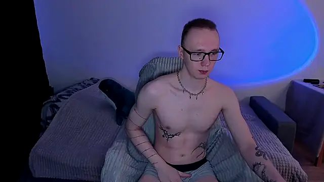 Alex silents online show from 10-14-25, 01:01