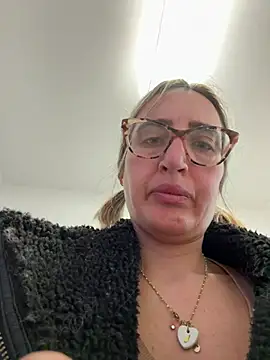 casalinga88 online show from 03-18-25, 04:37