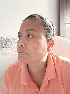 Snapshot of Fon_Bigboobs chatting on 11-26-25, 09:32 Fon Bigboobs online show from 11-26-25, 09:32