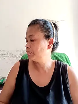 Snapshot of Fon_Bigboobs chatting on 12-22-25, 08:44 Fon Bigboobs online show from 12-22-25, 08:44