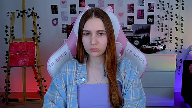 AliceCharmy online show from 10-13-25, 06:24