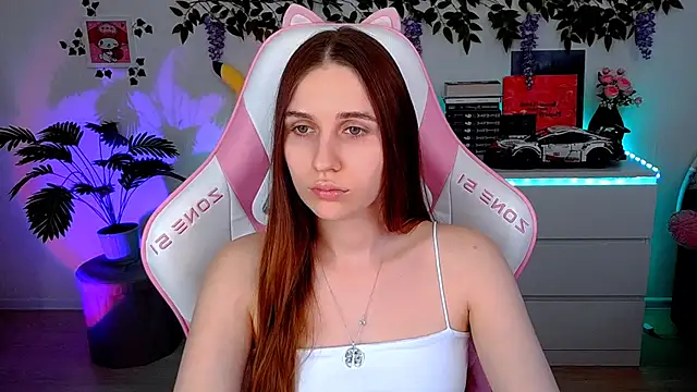 AliceCharmy online show from 04-25-26, 04:04