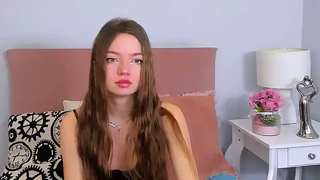 Snapshot of GraceLips chatting on 02-20-25, 08:50 GraceLips online show from 02-20-25, 08:50