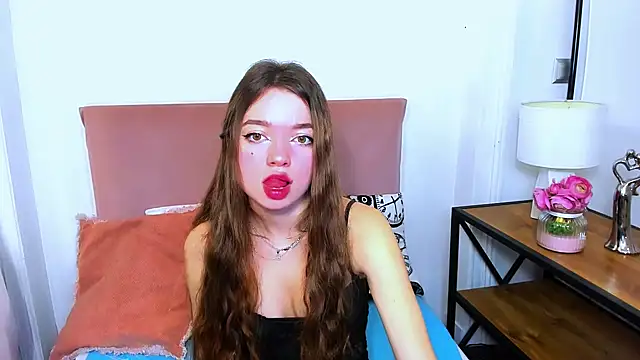 Snapshot of GraceLips chatting on 02-28-25, 09:47 GraceLips online show from 02-28-25, 09:47