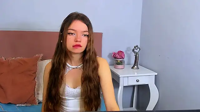 Snapshot of GraceLips chatting on 03-10-25, 06:38 GraceLips online show from 03-10-25, 06:38