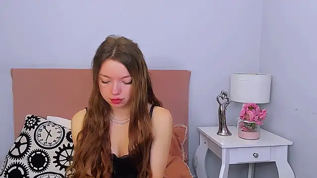 Snapshot of GraceLips chatting on 03-12-25, 09:44 GraceLips online show from 03-12-25, 09:44