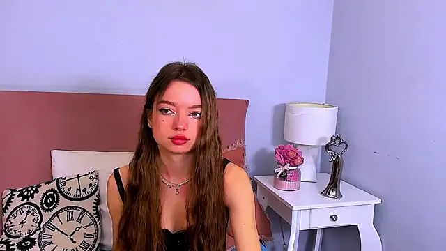 Snapshot of GraceLips chatting on 03-17-25, 06:40 GraceLips online show from 03-17-25, 06:40