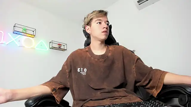 bunny maxi online show from 01-21-25, 12:39