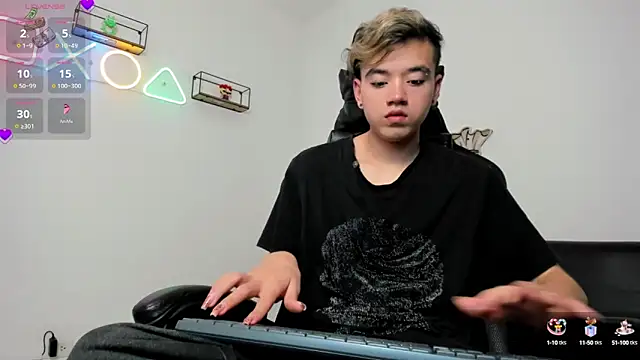 bunny maxi online show from 02-10-25, 04:14