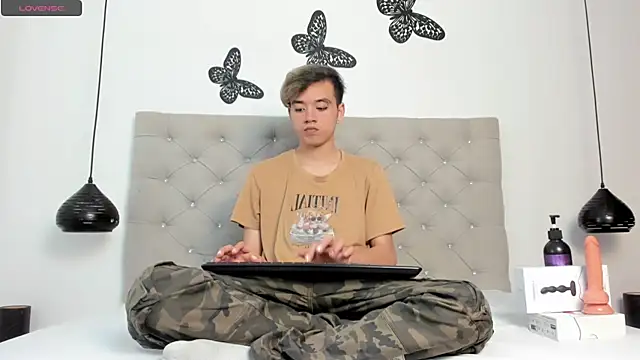 bunny maxi online show from 02-28-25, 01:47