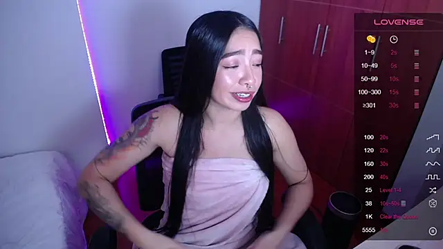 Snapshot of megan_bluee23 chatting on 02-19-25, 03:16 megan bluee23 online show from 02-19-25, 03:16