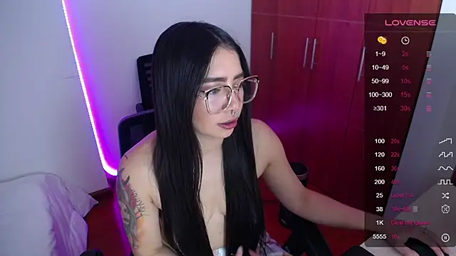 Snapshot of megan_bluee23 chatting on 03-14-25, 02:30 megan bluee23 online show from 03-14-25, 02:30