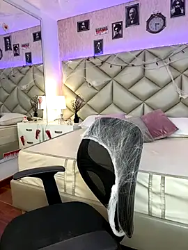 Brenda Garcia online show from 10-15-25, 08:20