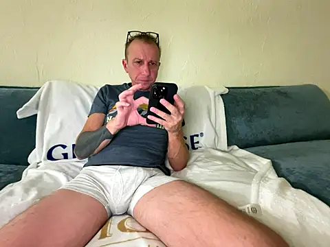 mouser21212 online show from 10-31-25, 01:50