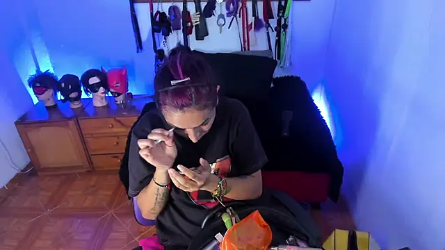 LucyStrike  online show from 12-15-25, 10:47