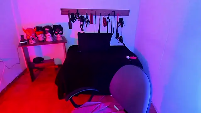 LucyStrike  online show from 01-13-26, 11:32