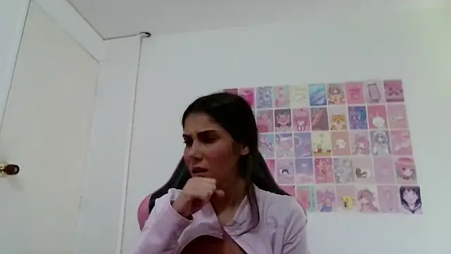 Snapshot of Emily_Guerra1 chatting on 01-13-26, 05:18 Emily Guerra1 online show from 01-13-26, 05:18