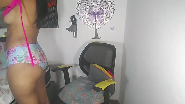 KamileLatinasexy online show from 10-04-25, 08:51